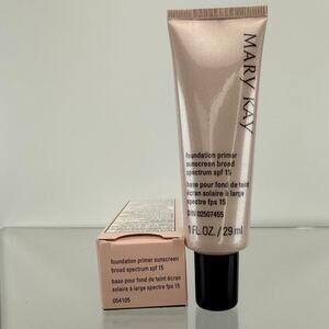 Foundation Primer SPF 15 - Mary Kay **Recent Out of Date**